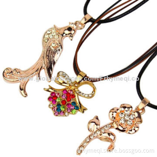 Novelty new different shapes bulk rhinestone pendant necklaceNew